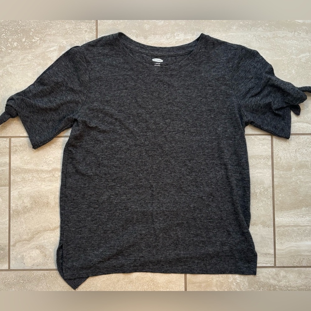 Old Navy Short Sleeve Shirt Size L 10/12, Color Gray, Cut Out Peek A Boo Sleeve